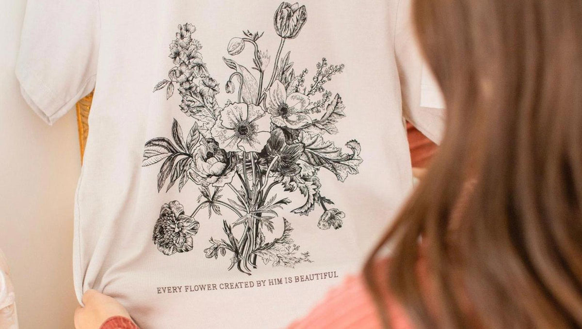 Flower Heart T-shirt Love Shirt Botanical Design Floral 